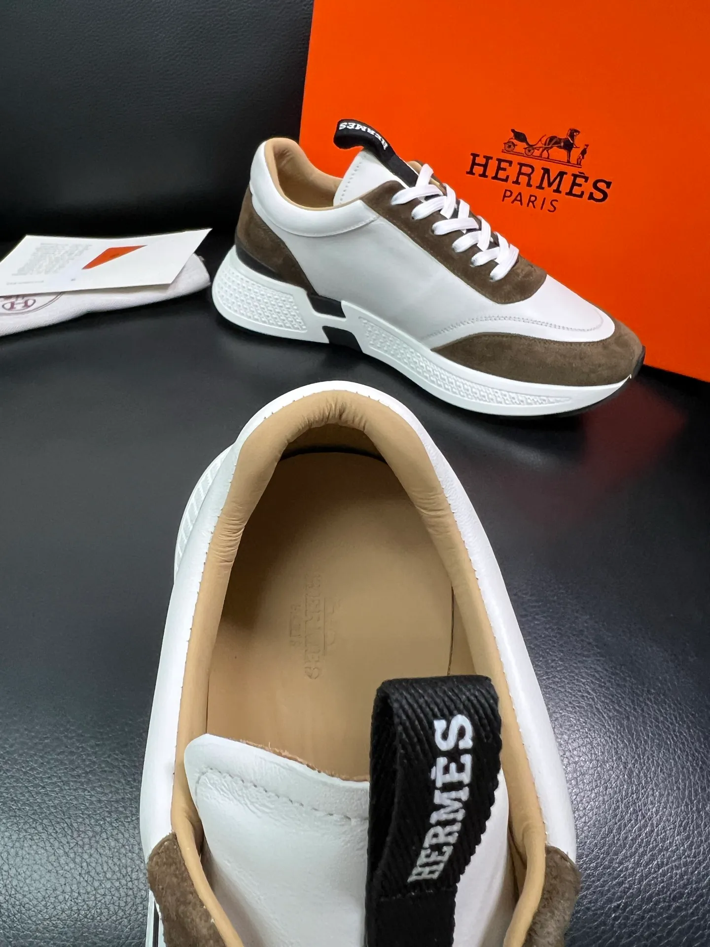 Men's men's shoes 💰840 Hermes top purchasing Hermes counter synchronization, original factory configuration, original cowhide fabric imported from Italy, high-quality splicing technology, fully imported water-dyed cowhide lining, soles: original factory special soles are super comfortable, original factory and single goods are high quality, welcome to compare and synchronize with counters, code number 39-44 (customized 38 45) 85863